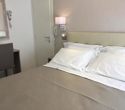 Hotel Novella