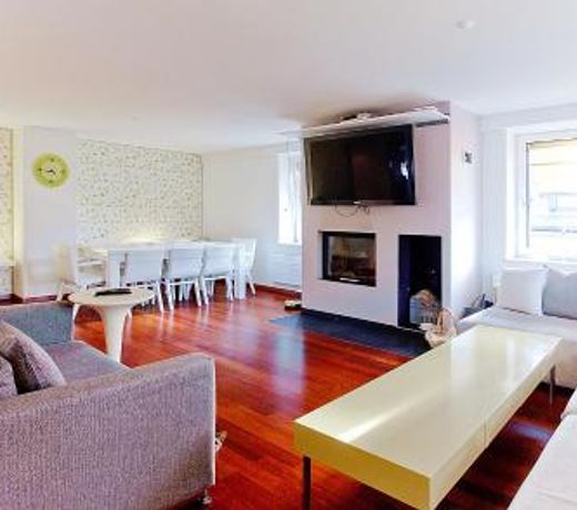 Presidental Suite Apartment by Livingdowntown