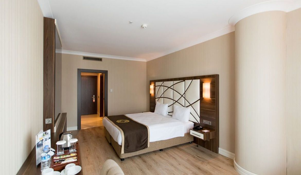 Отель The Grand Mira Business