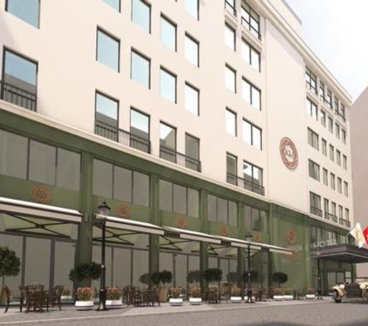 Small Grand Hotel