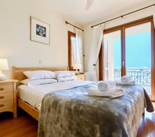 4 bedroom Villa Helidoni with private infinity pool, Aphrodite Hills Resort