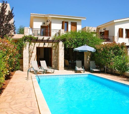 2 bedroom Villa Destu with private pool and golf views, Aphrodite Hills Resort