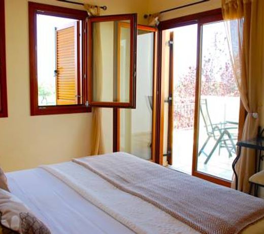 2 bedroom Villa Destu with private pool and golf views, Aphrodite Hills Resort