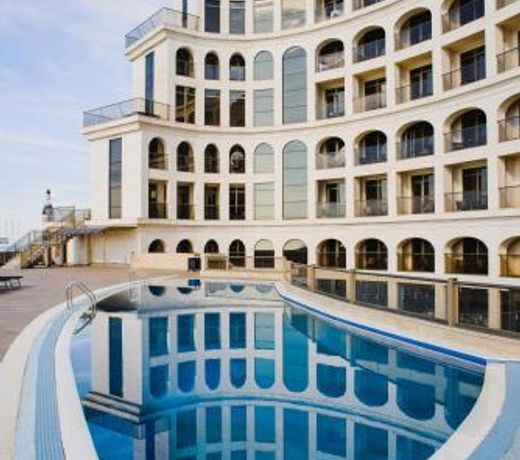 Colosseum Marina Hotel