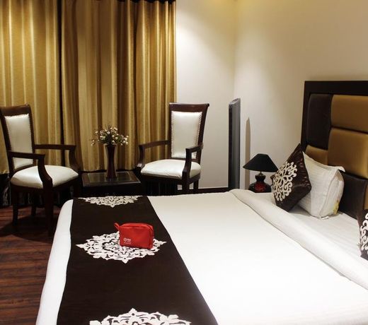 OYO 550 Hotel Aura Grand Residency