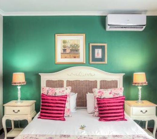 Sunninghill Guest Lodges