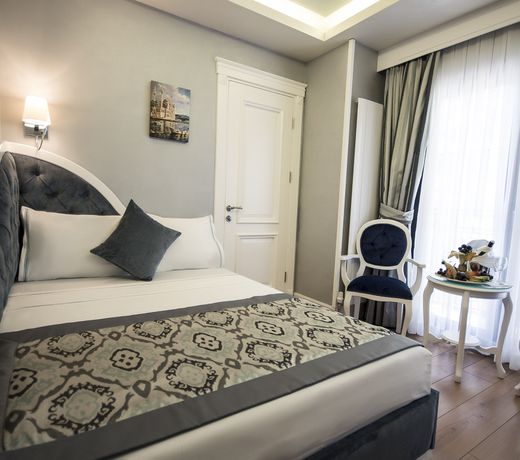 Antusa Palace Hotel & Spa