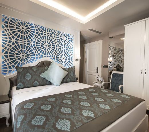 Antusa Palace Hotel & Spa