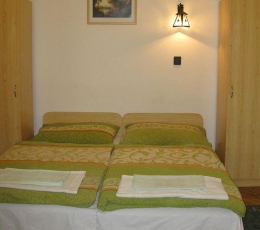 Charly's Place Hotel