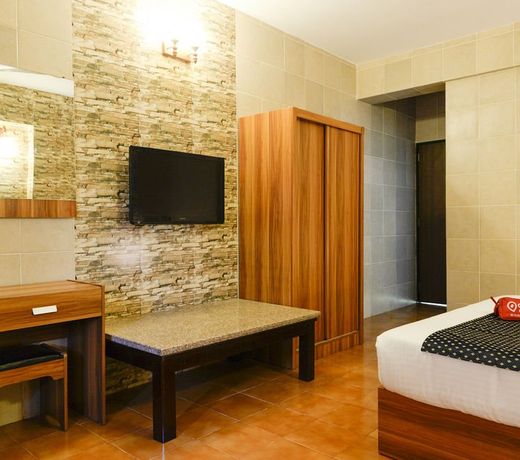 OYO Premium Guirim Mapusa