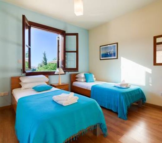 3 bedroom Villa Kedros with private pool and hot tub, Aphrodite Hills Resort