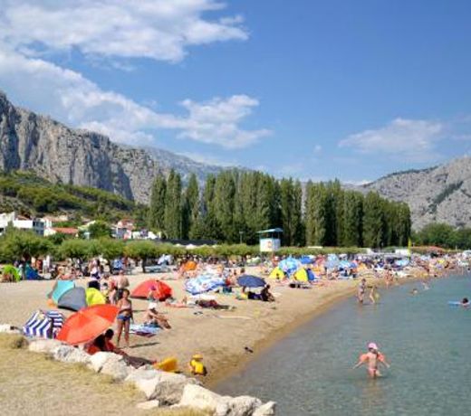 Apartments with a parking space Omis - 10362