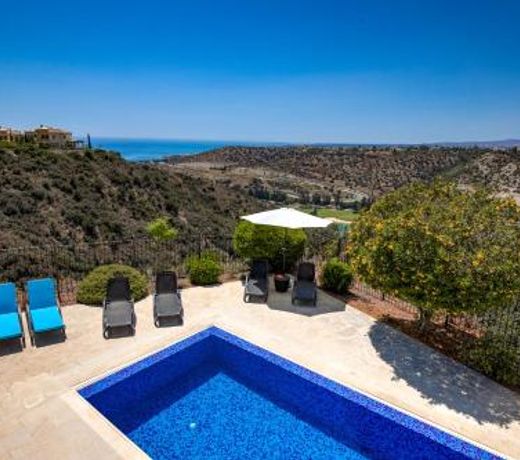 3 bedroom Villa Melandra with private pool and sea views, Aphrodite Hills Resort