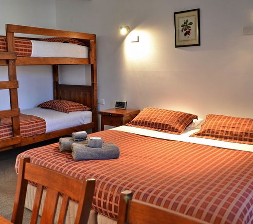 Delatite Apartments - Timbertop and Fir