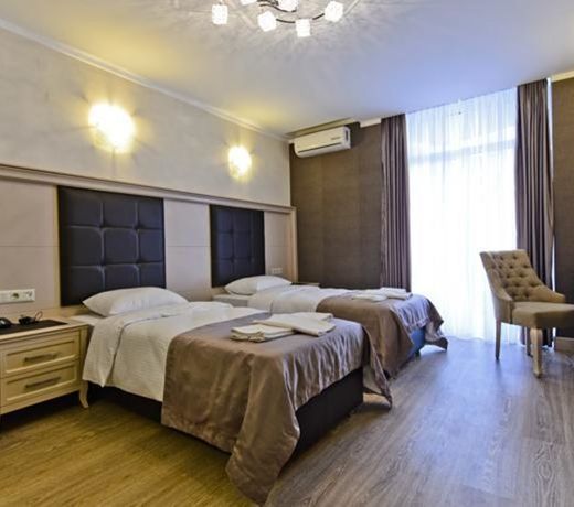 Hotel 19