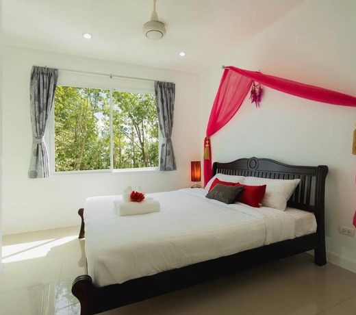 Villa Nap Dau Crown