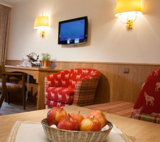 Hotel Zenzerwirt - KrÃ¶ll KG