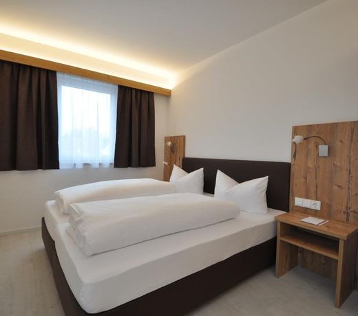 Snooze Apartments