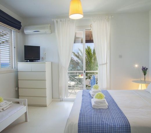 Napa Beachfront Villa