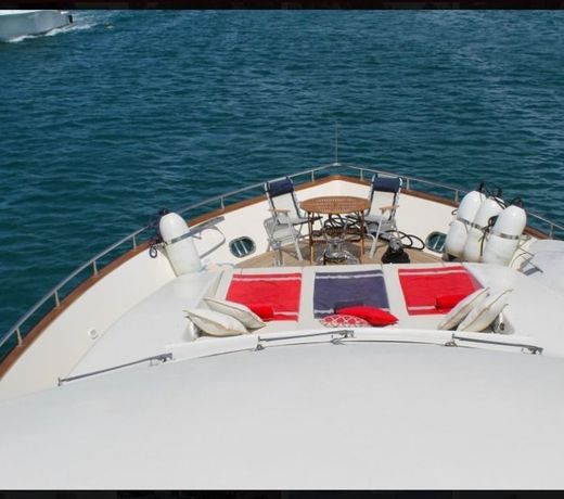 Catarí Luxury Yacht