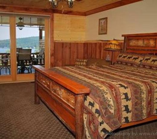 The Lodges at Cresthaven