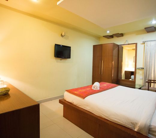 OYO 491 Apartment Hotel Namo Suites