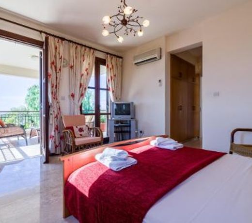 3 bedroom Villa Anarita with private pool, Aphrodite Hills Resort