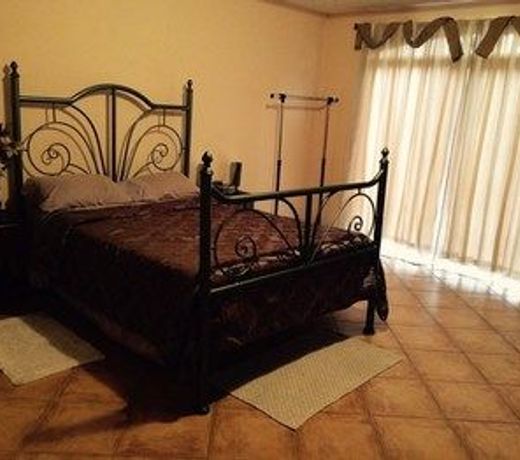 Ailanto San Jose Bed And Breakfast
