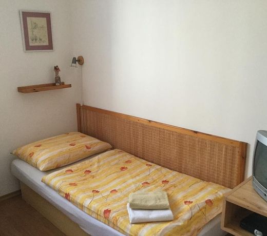 Pension 325