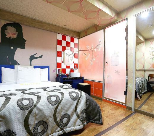 Shim Hotel