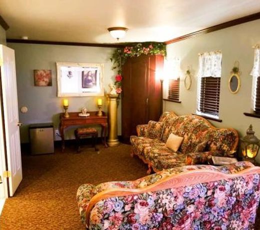 Castle Creek Inn