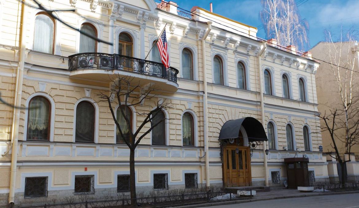 Студия рядом с Невским
