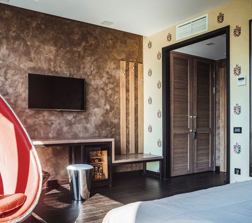 M1 Club Hotel