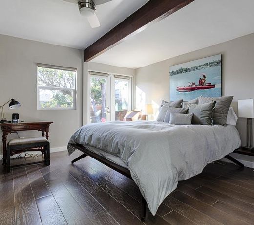 VE Canal Adjacent Home 2 Br home by RedAwning