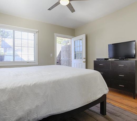 Ve Venice Circle 15 1 Br Apts By Redawning