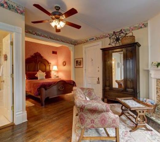 C.W. Worth House Bed and Breakfast