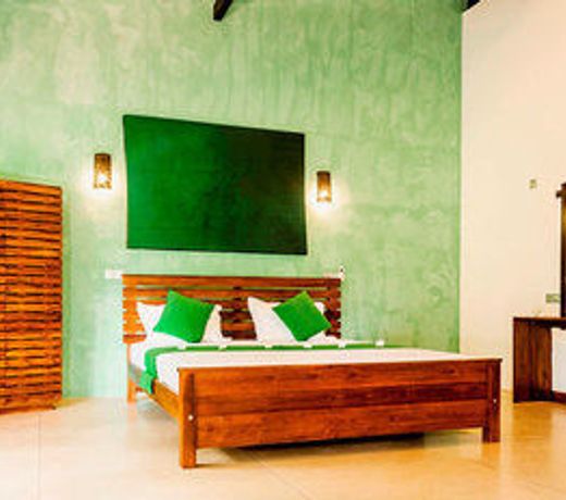 Hotel Garcinia Leaf