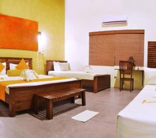 Hotel Garcinia Leaf