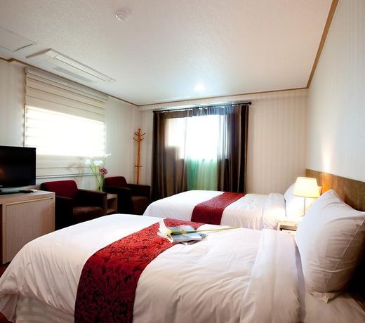 Pinehill Hotel