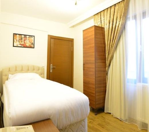 Ankatra Hotel