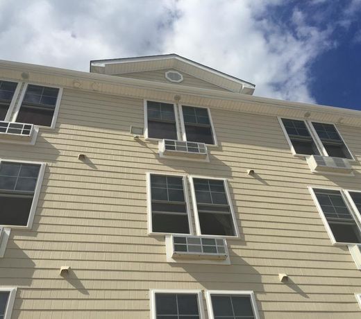 Misquamicut Beach Front Inn