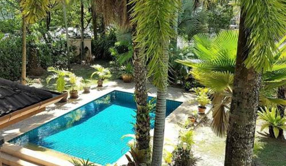 Palm Villa And Pool