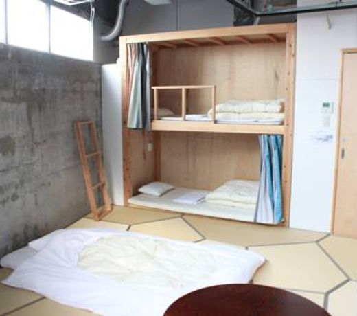Hostel TangaTable