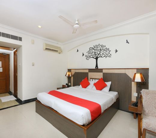 OYO 1081 Hotel Sindhu International