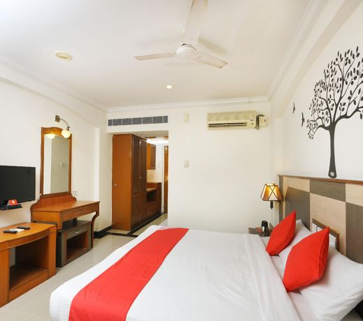 OYO 1081 Hotel Sindhu International