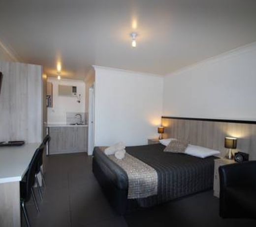 Starline Motor Inn