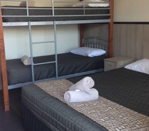 Starline Motor Inn