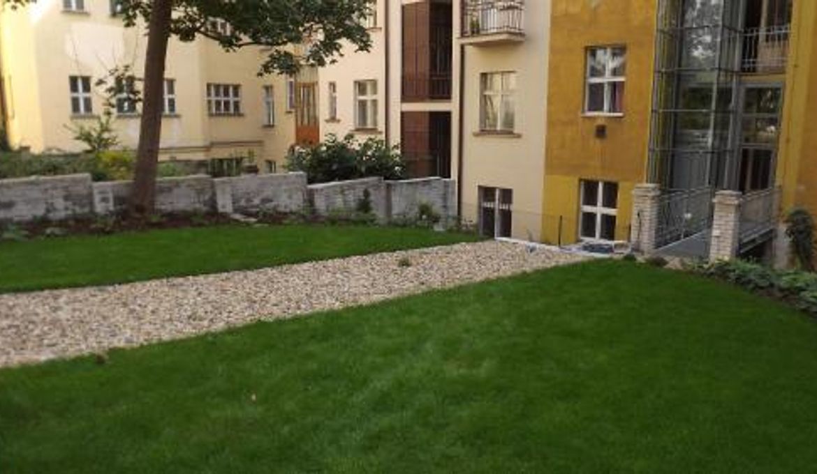 Get Prague Flat Slovenska