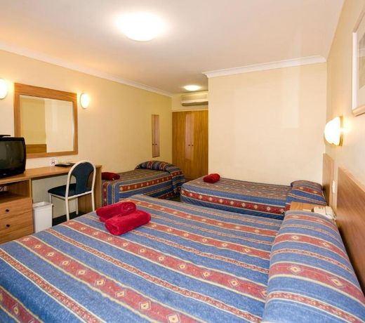 Colonial Court Motor Inn