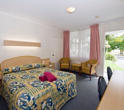 Colonial Court Motor Inn